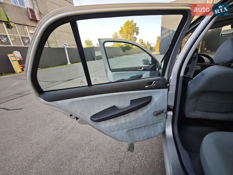 Хетчбек Skoda Fabia 2001 в Києві