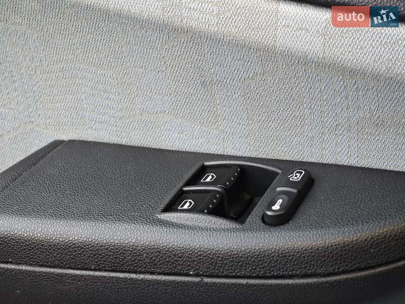 Хетчбек Skoda Fabia 2001 в Києві