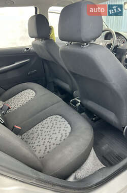 Хетчбек Skoda Fabia 2007 в  фото 12 Хетчбек Skoda Fabia 2007 в