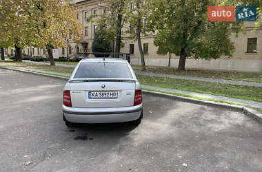 Седан Skoda Fabia 2002 в 
