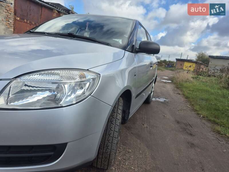 Хэтчбек Skoda Fabia 2008 в Нововолынске