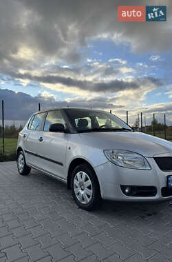 Хэтчбек Skoda Fabia 2007 в 
