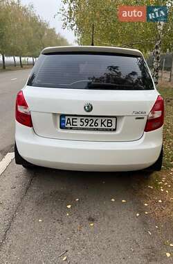 Хэтчбек Skoda Fabia 2012 в 