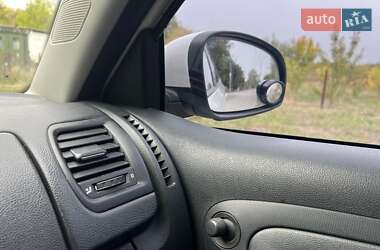 Хэтчбек Skoda Fabia 2012 в 