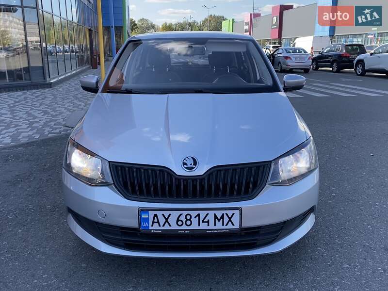 Хэтчбек Skoda Fabia 2015 в Киеве фото 3 Хэтчбек Skoda Fabia 2015 в Киеве