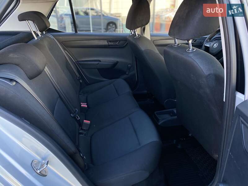 Хэтчбек Skoda Fabia 2015 в Киеве фото 12 Хэтчбек Skoda Fabia 2015 в Киеве