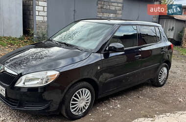 Хэтчбек Skoda Fabia 2011 в Кривом Роге