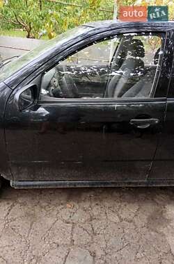 Хетчбек Skoda Fabia 2002 в 