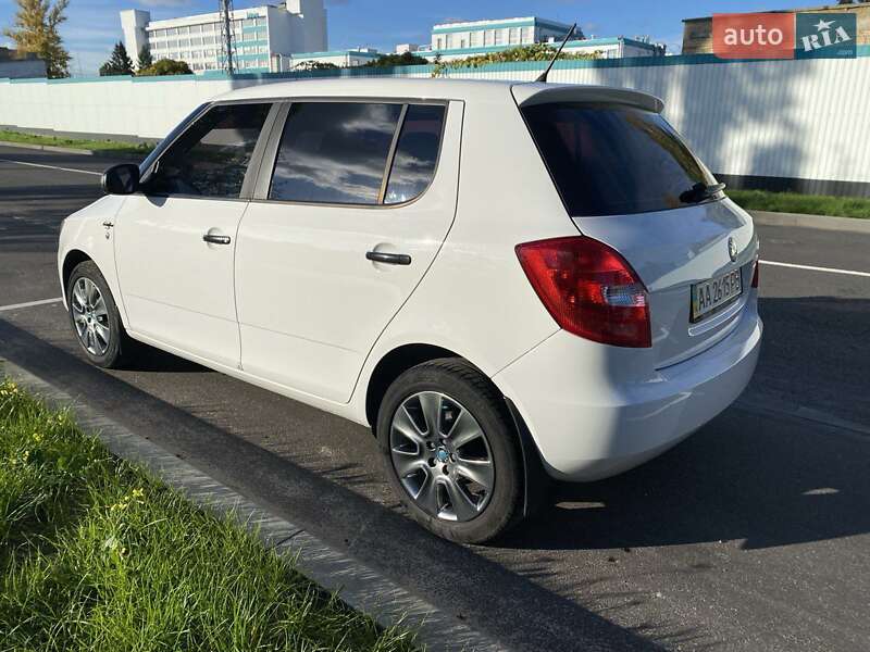 Хэтчбек Skoda Fabia 2011 в Киеве фото 4 Хэтчбек Skoda Fabia 2011 в Киеве