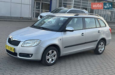 Универсал Skoda Fabia 2010 в Ровно