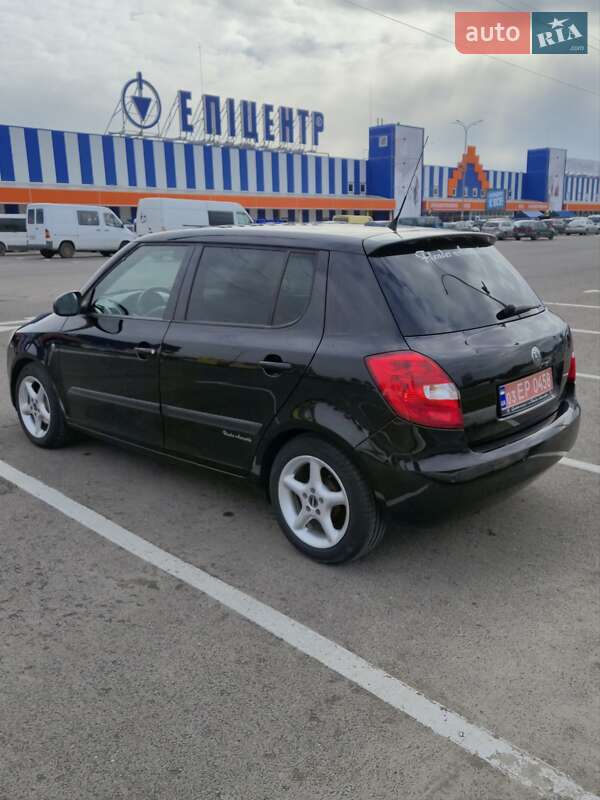 Хэтчбек Skoda Fabia 2009 в Луцке
