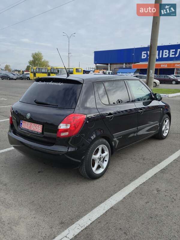 Хэтчбек Skoda Fabia 2009 в Луцке