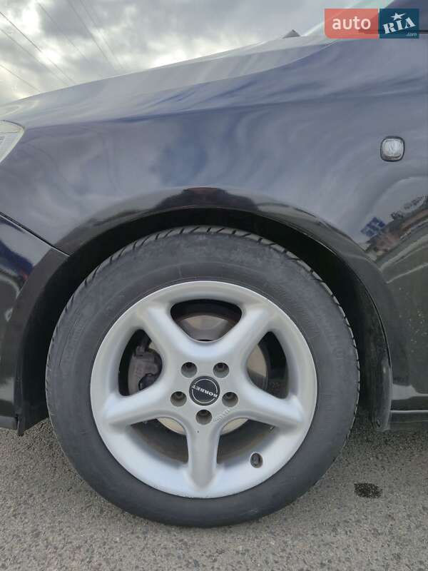 Хэтчбек Skoda Fabia 2009 в Луцке