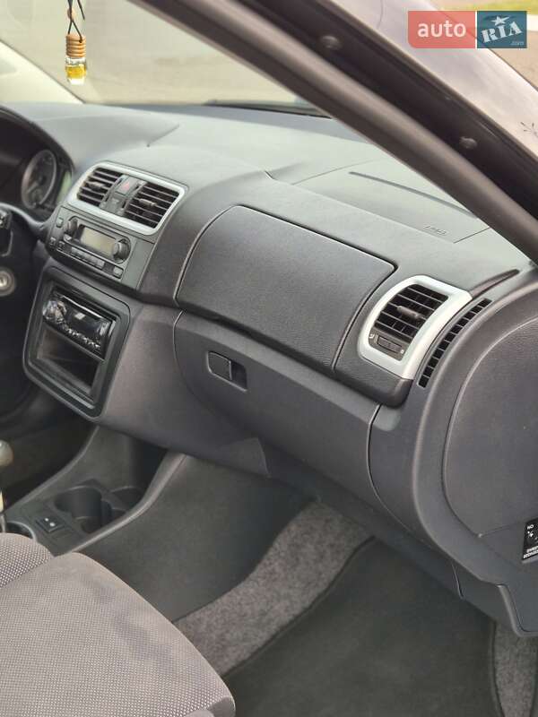 Хэтчбек Skoda Fabia 2009 в Луцке