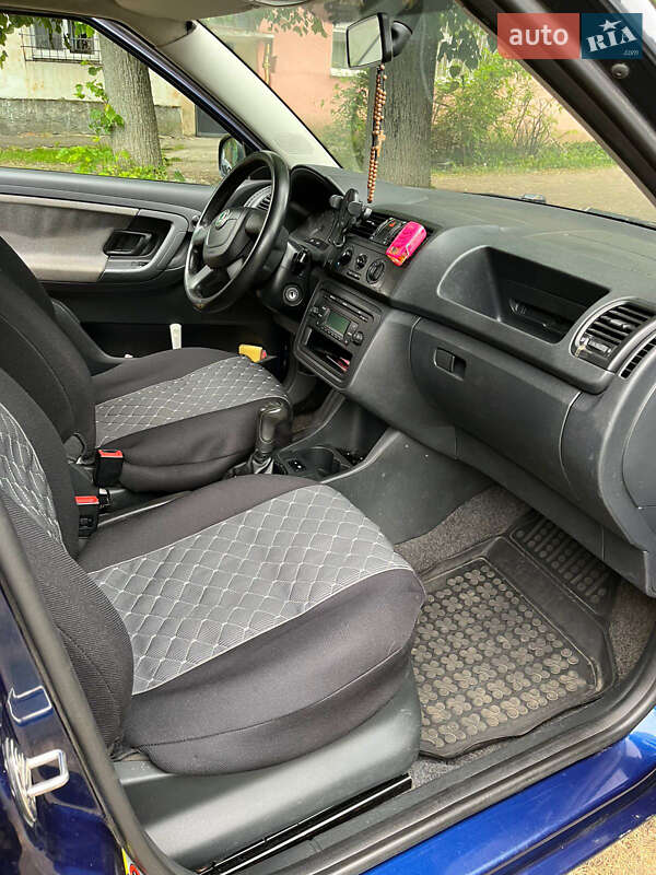 Хэтчбек Skoda Fabia 2011 в Львове