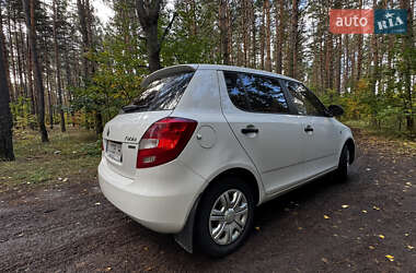 Хэтчбек Skoda Fabia 2012 в 