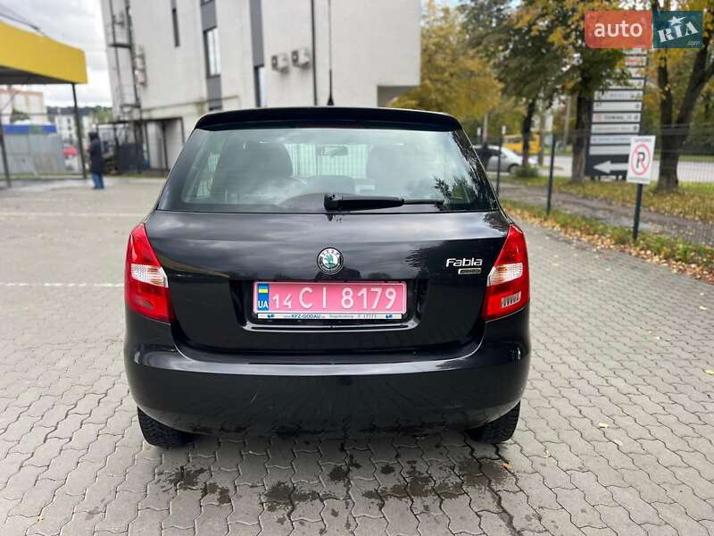 Хэтчбек Skoda Fabia 2008 в Луцке