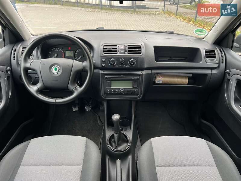 Хэтчбек Skoda Fabia 2008 в Луцке