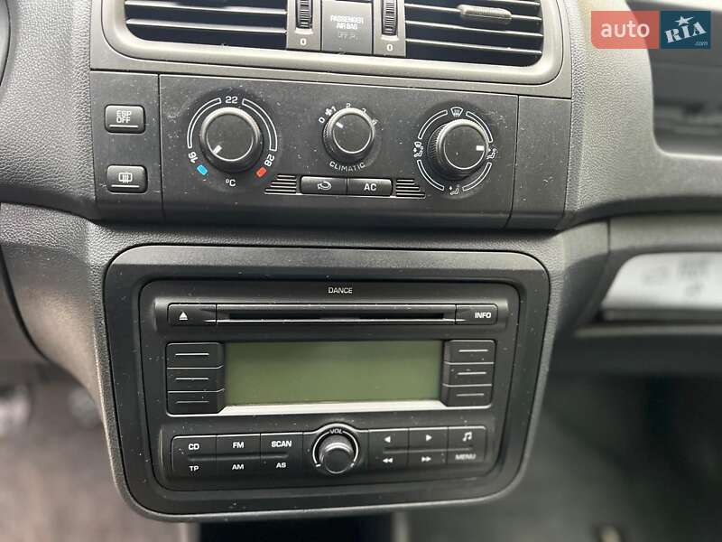 Хэтчбек Skoda Fabia 2008 в Луцке