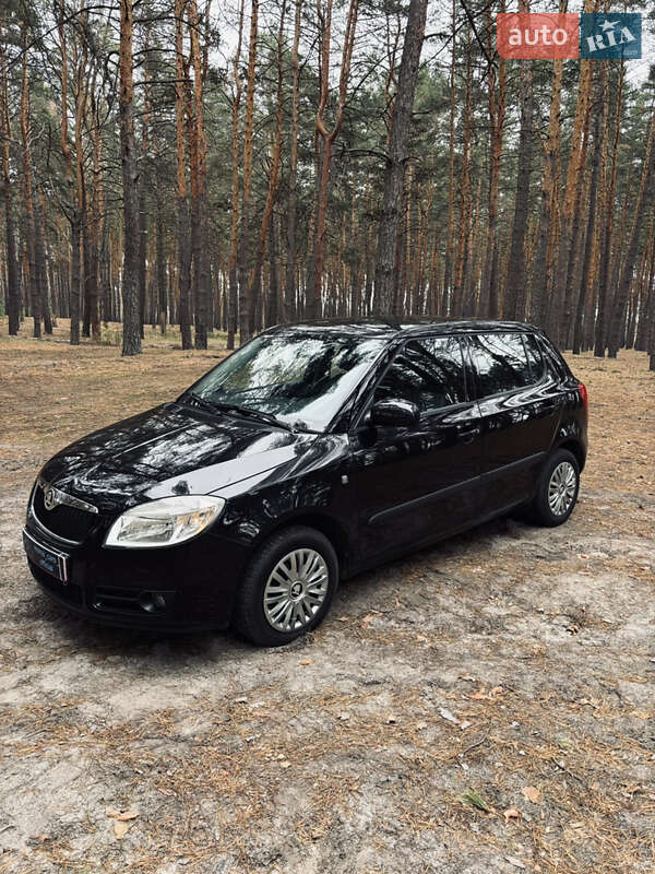 Хэтчбек Skoda Fabia 2008 в Солоницевке