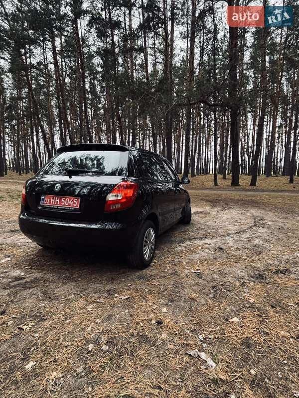 Хэтчбек Skoda Fabia 2008 в Солоницевке