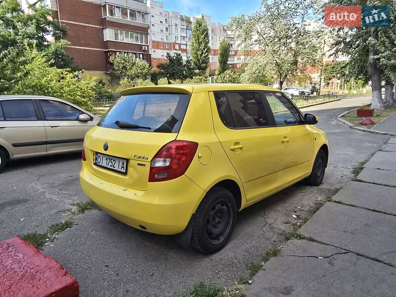 Хетчбек Skoda Fabia 2012 в Києві фото 2 Хетчбек Skoda Fabia 2012 в Києві
