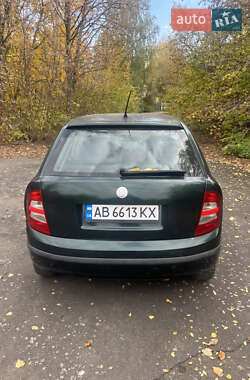 Седан Skoda Fabia 2002 в  фото 3 Седан Skoda Fabia 2002 в