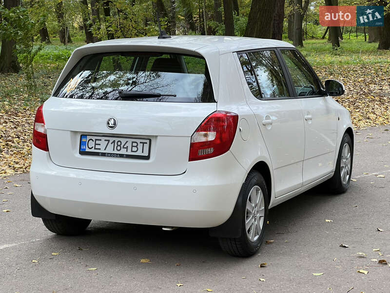 Хетчбек Skoda Fabia 2013 в Чернівцях