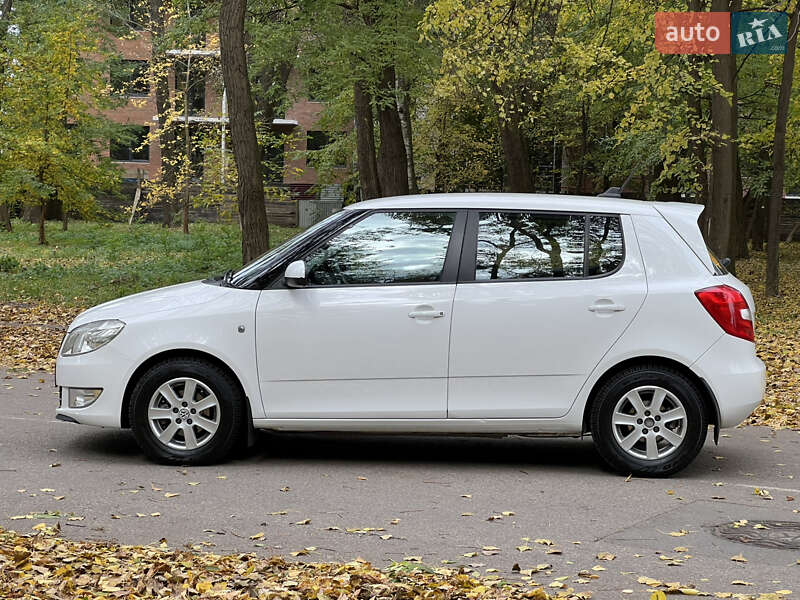 Хетчбек Skoda Fabia 2013 в Чернівцях