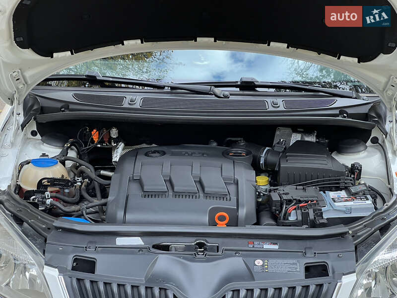 Хетчбек Skoda Fabia 2013 в Чернівцях