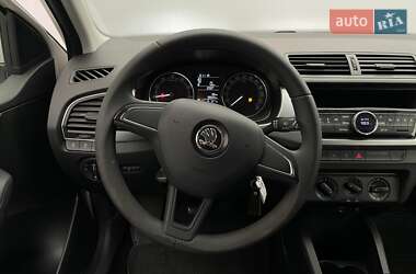 Хетчбек Skoda Fabia 2018 в  фото 10 Хетчбек Skoda Fabia 2018 в