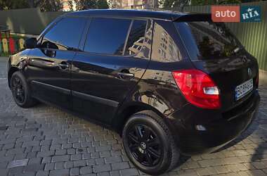 Хэтчбек Skoda Fabia 2010 в 
