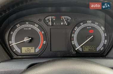 Хэтчбек Skoda Fabia 2006 в  фото 44 Хэтчбек Skoda Fabia 2006 в