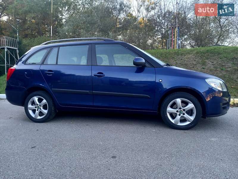 Універсал Skoda Fabia 2009 в Львові