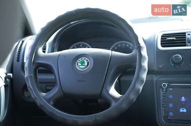 Хэтчбек Skoda Fabia 2007 в  фото 2 Хэтчбек Skoda Fabia 2007 в