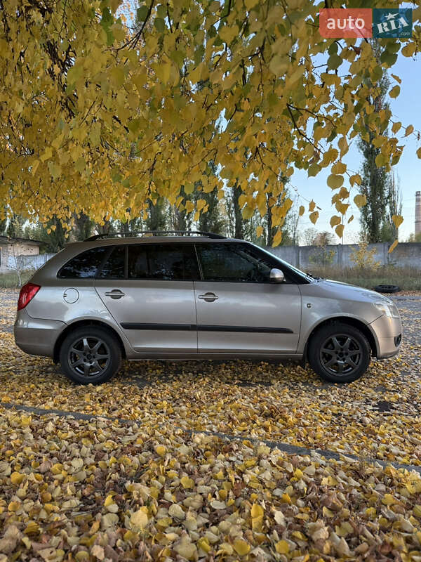 Универсал Skoda Fabia 2008 в Полтаве