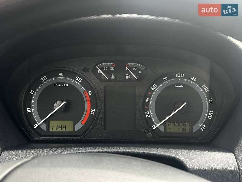 Седан Skoda Fabia 2006 в Києві фото 16 Седан Skoda Fabia 2006 в Києві