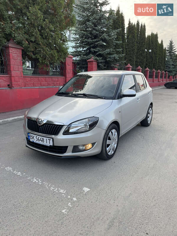 Хэтчбек Skoda Fabia 2014 в Ровно