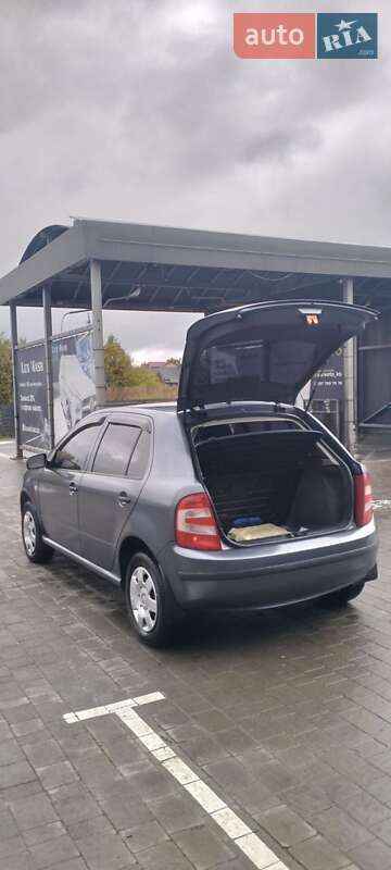 Хэтчбек Skoda Fabia 2005 в Каменке-Бугской