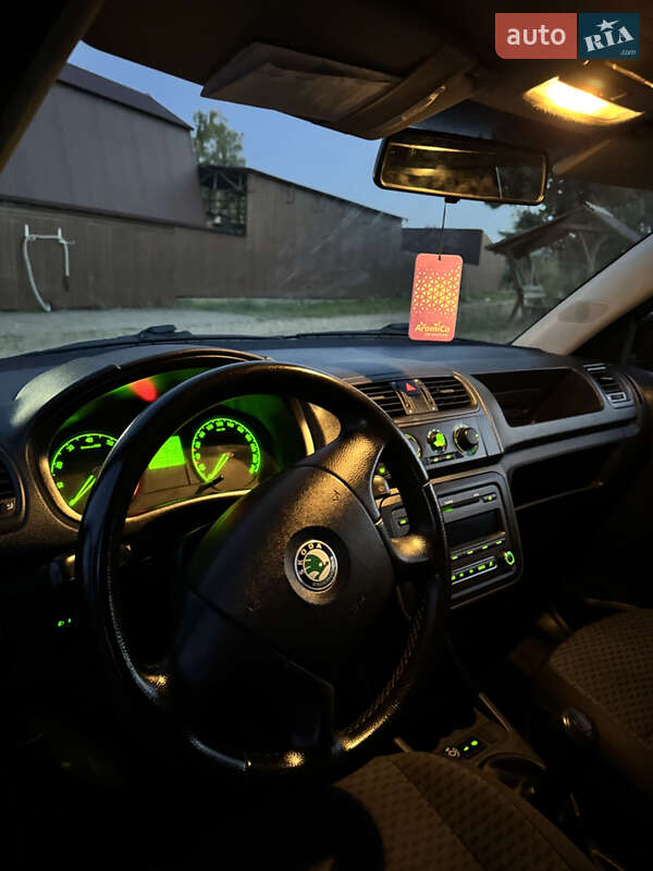 Хетчбек Skoda Fabia 2008 в Перегінське