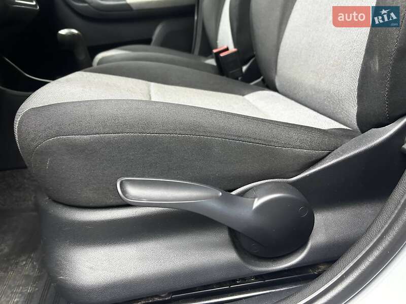 Хэтчбек Skoda Fabia 2009 в Черновцах