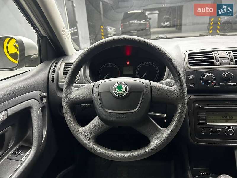 Хэтчбек Skoda Fabia 2009 в Черновцах