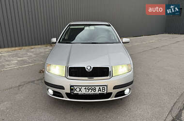 Хэтчбек Skoda Fabia 2006 в 