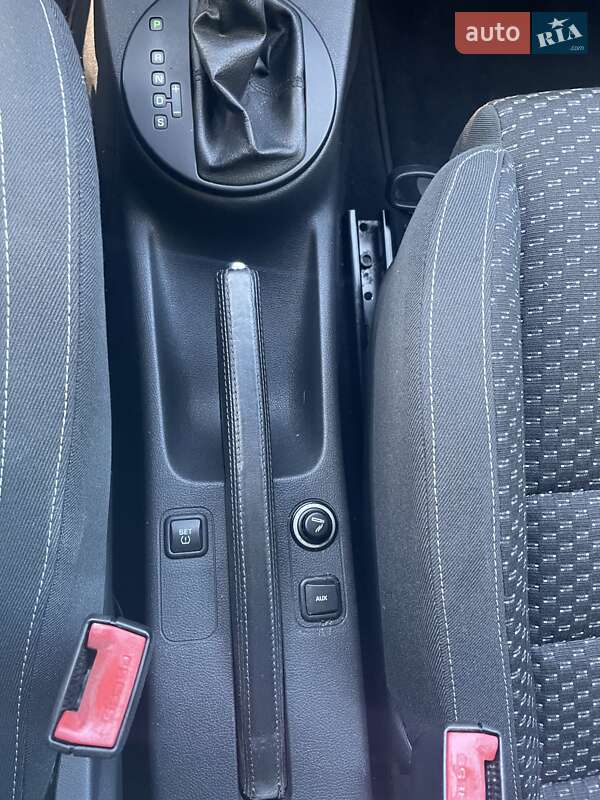 Хэтчбек Skoda Fabia 2011 в Золочеве