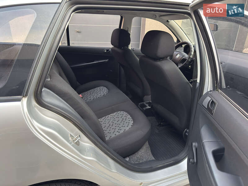 Универсал Skoda Fabia 2005 в Каменец-Подольском