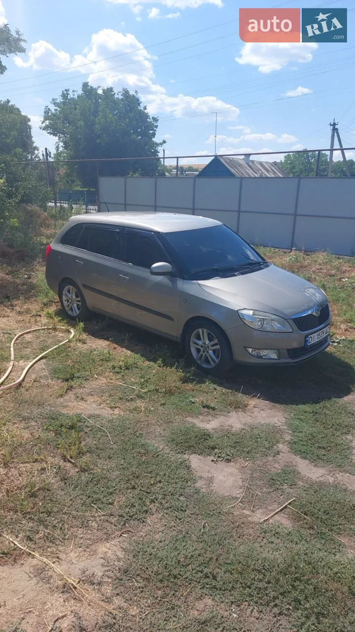 2010 Skoda Fabia - мініатюра 16