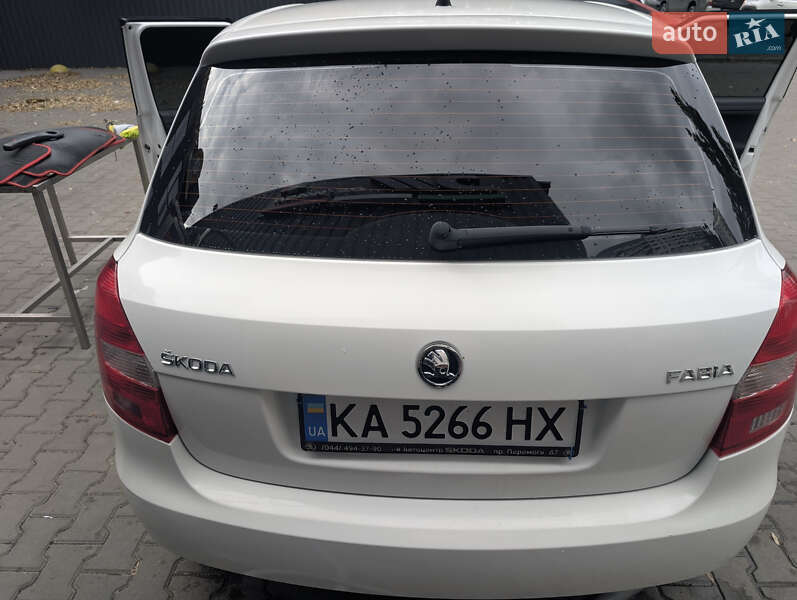 Хэтчбек Skoda Fabia 2014 в Киеве