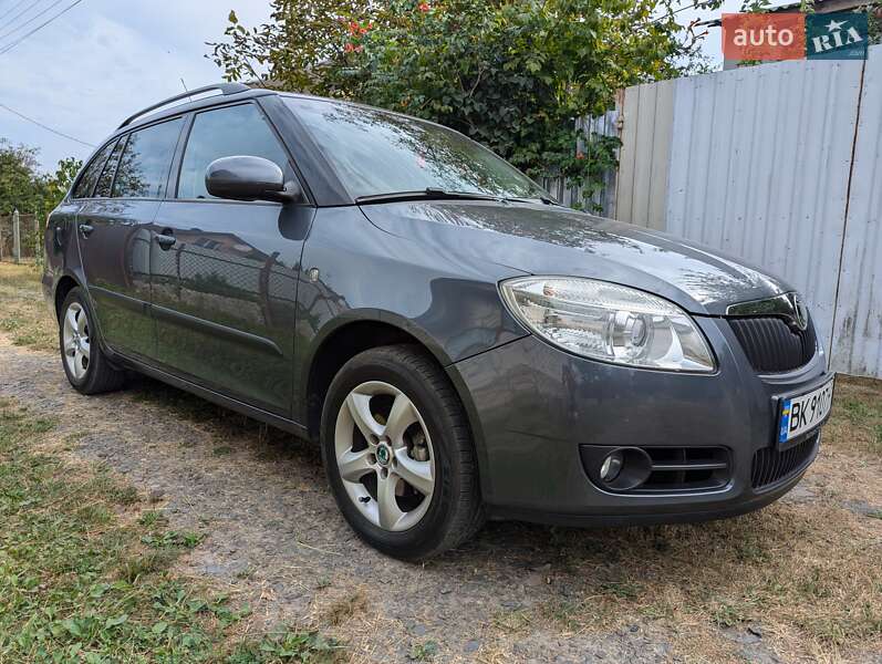 Универсал Skoda Fabia 2008 в Ровно
