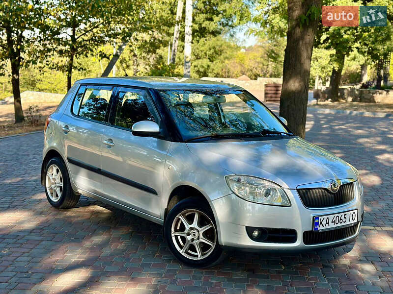 Хэтчбек Skoda Fabia 2007 в Кропивницком