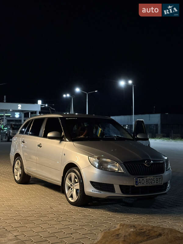 Универсал Skoda Fabia 2011 в Обаве
